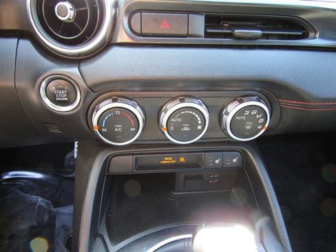 Used 2020 FIAT 124 Spider Abarth w/ Convenience Group image 18