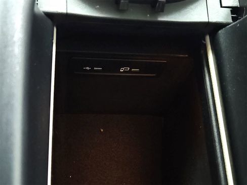 Used 2022 Mercedes-Benz GLC 300 4MATIC image 33