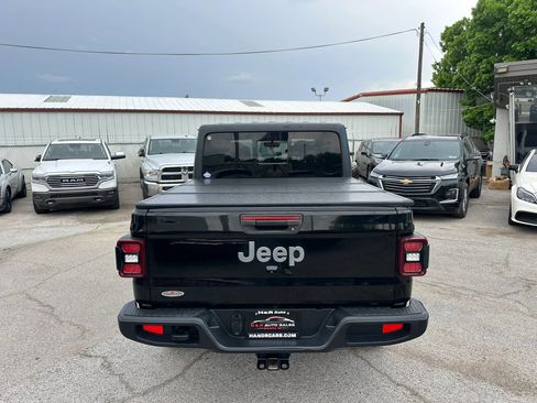 Used 2020 Jeep Gladiator Overland AWD/4WD image 4