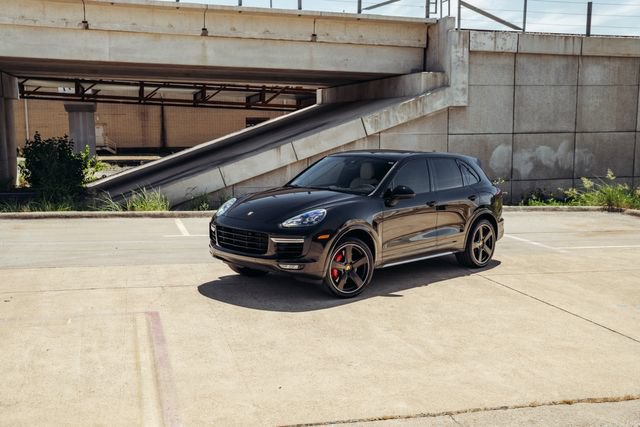 Used 2016 Porsche Cayenne Turbo AWD/4WD image 34