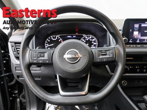 Used 2022 Nissan Rogue S image 10