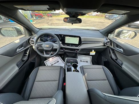 New 2026 Chevrolet Equinox LT w/ Convenience Package II image 23