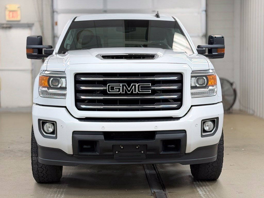 Used 2018 GMC Sierra 2500 SLT w/ Duramax Plus Package AWD/4WD image 2