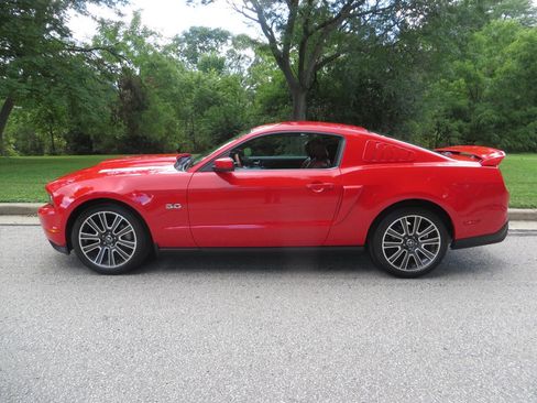 Used 2011 Ford Mustang GT Premium w/ GT Coupe Accessory Pkg 5 image 2