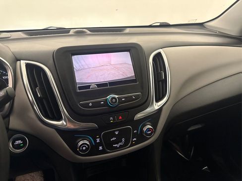 Used 2022 Chevrolet Equinox LS image 35