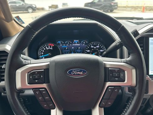 Certified 2022 Ford F250 Lariat w/ Lariat Ultimate Package image 24