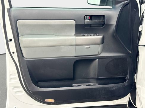 Used 2015 Toyota Sequoia SR5 image 19