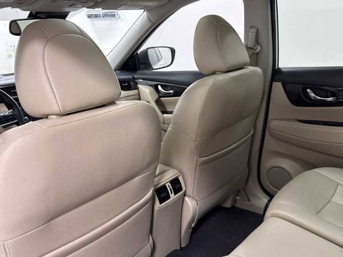 Used 2019 Nissan Rogue SL w/ Premium Package image 26