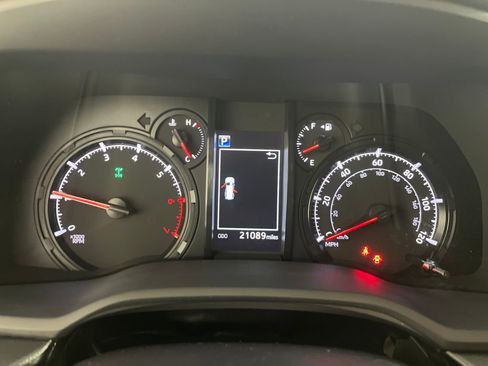 Used 2022 Toyota 4Runner SR5 Premium image 19