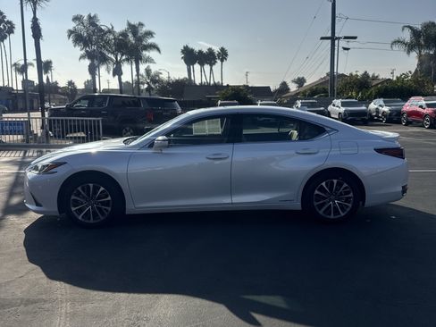 Used 2022 Lexus ES 300h image 6