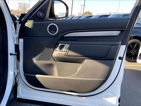 New 2026 Land Rover Discovery Limited Edition image 30