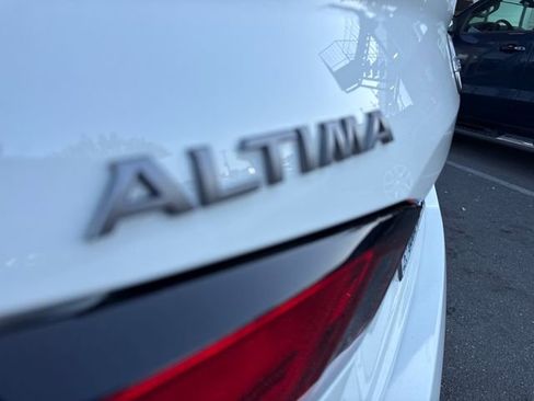 Used 2025 Nissan Altima 2.5 SV image 27