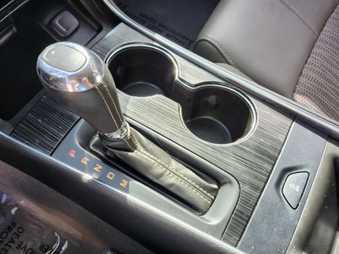 Used 2017 Chevrolet Impala LT image 25