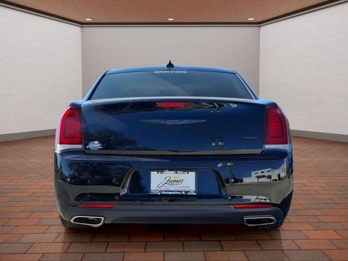 Used 2023 Chrysler 300 Touring w/ Sport Appearance Package RWD image 5