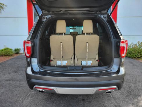 Used 2016 Ford Explorer XLT AWD/4WD image 19