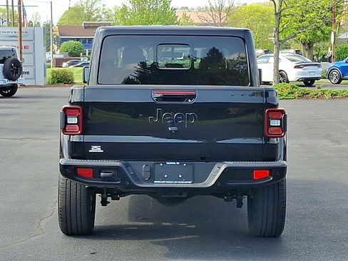 Certified 2021 Jeep Gladiator Overland AWD/4WD image 5