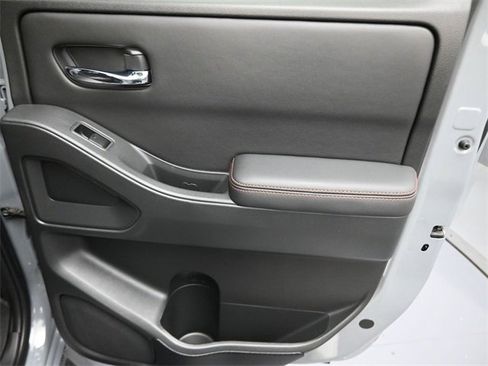 Used 2023 Nissan Frontier PRO-4X w/ Pro-4X Premium Package image 28