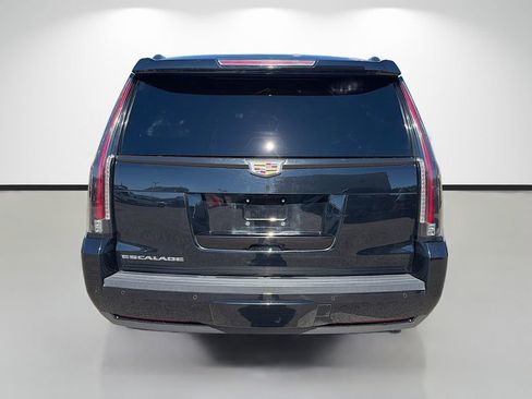 Used 2015 Cadillac Escalade Premium image 4