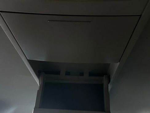 Used 2015 Chrysler Town & Country Touring image 16