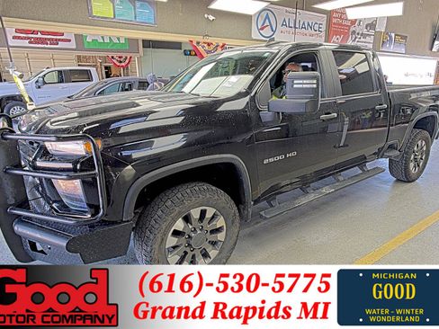 Used 2022 Chevrolet Silverado 2500 Custom w/ Custom Convenience Package image 1