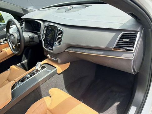 Certified 2023 Volvo XC90 T8 Ultimate w/ Lounge Package AWD/4WD image 31
