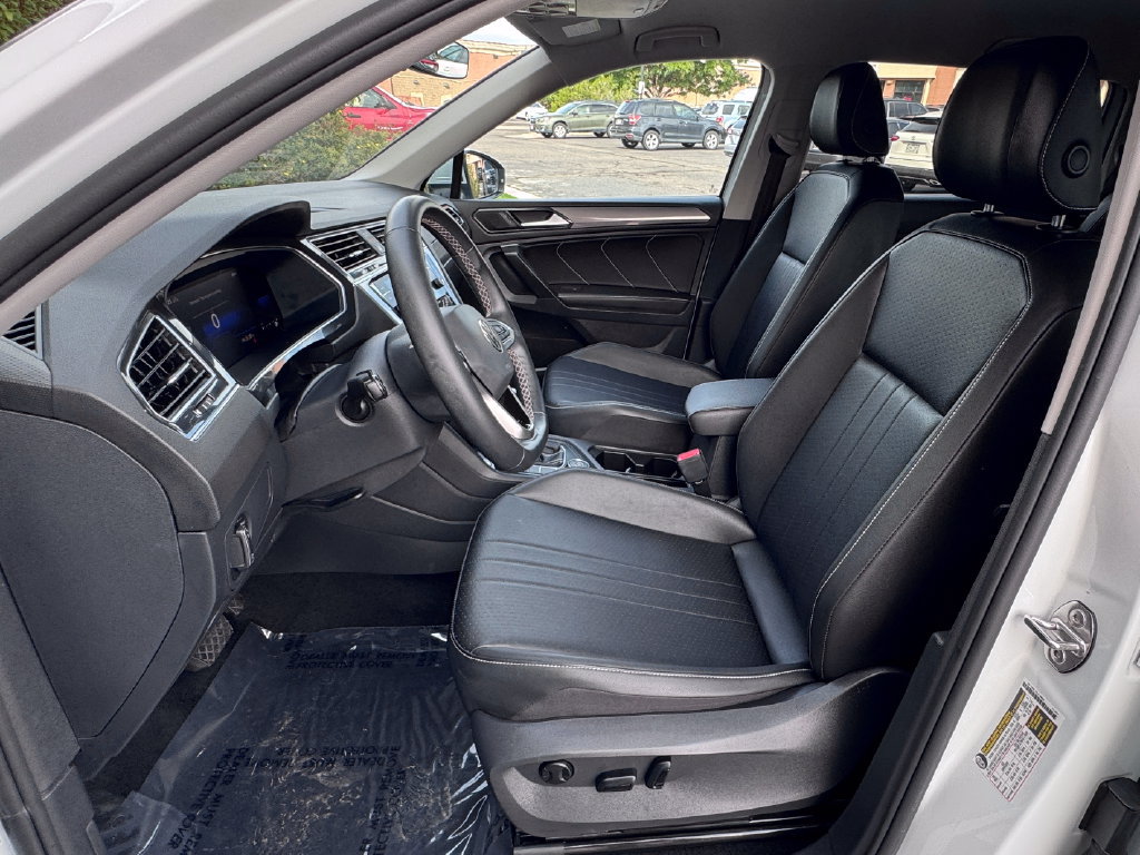 Used 2023 Volkswagen Tiguan SE AWD/4WD image 20