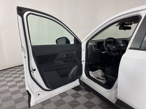 Used 2026 Nissan Kicks S image 17