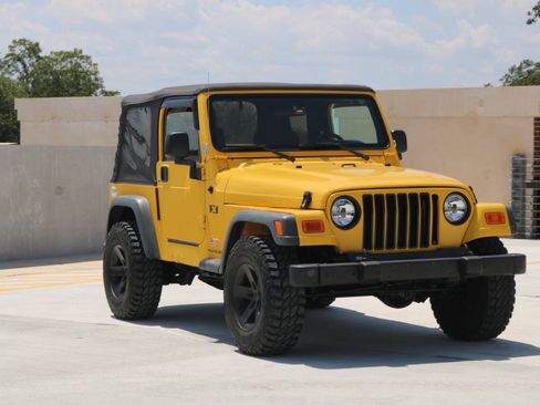 Used 2004 Jeep Wrangler X w/ Convenience Group AWD/4WD image 7