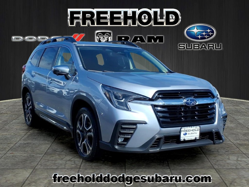 Used 2023 Subaru Ascent Limited w/ Technology Package AWD/4WD image 1