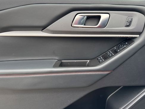 Certified 2025 Ford Explorer ST-Line image 12