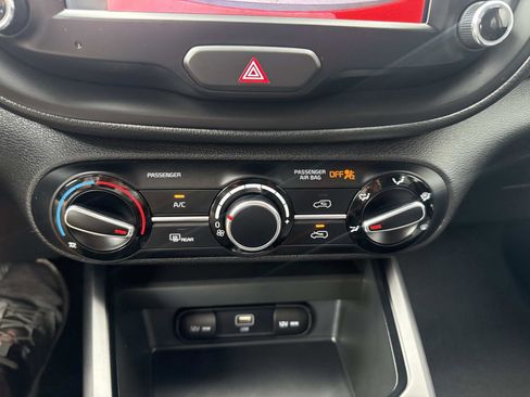 Used 2023 Kia Soul LX image 22