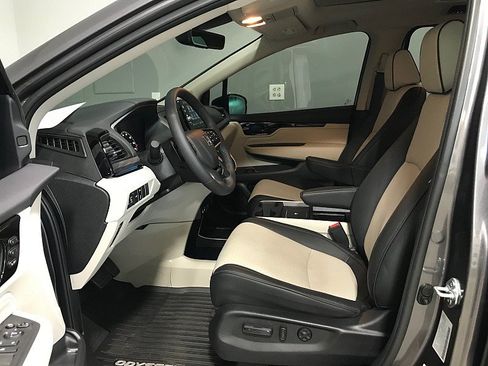 Used 2026 Honda Odyssey Elite image 10