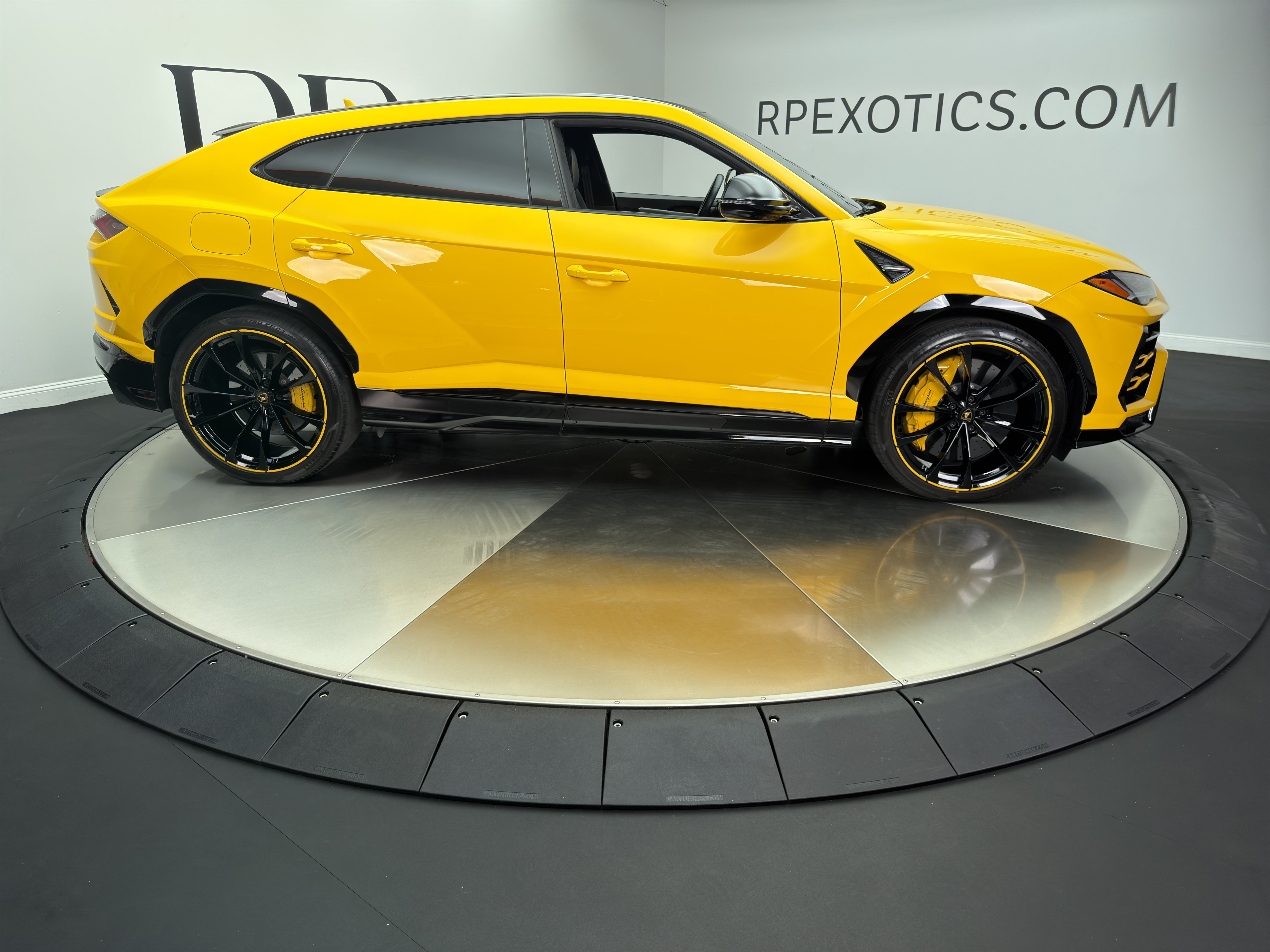 Used 2021 Lamborghini Urus AWD/4WD image 7