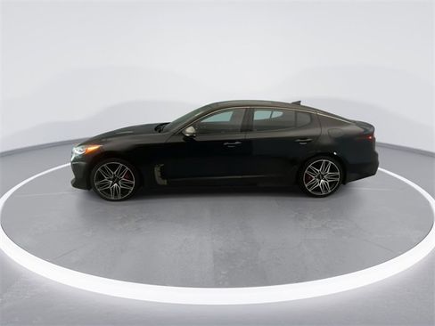 Used 2023 Kia Stinger GT2 image 9