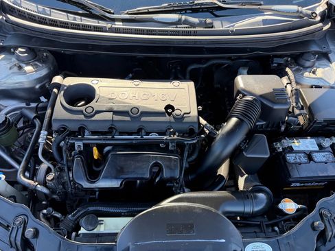 Used 2010 Kia Forte Koup EX FWD image 32