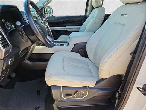 Used 2018 Ford Expedition Platinum RWD image 17