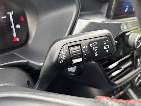 Used 2025 Ford Escape ST-Line Select AWD/4WD image 29