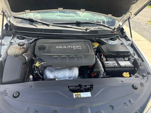Used 2015 Chrysler 200 S FWD image 21