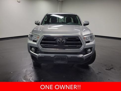 Used 2019 Toyota Tacoma SR5 w/ SR5 Appearance Package (SM) AWD/4WD image 3