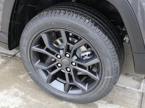 New 2025 Jeep Grand Cherokee Limited image 34