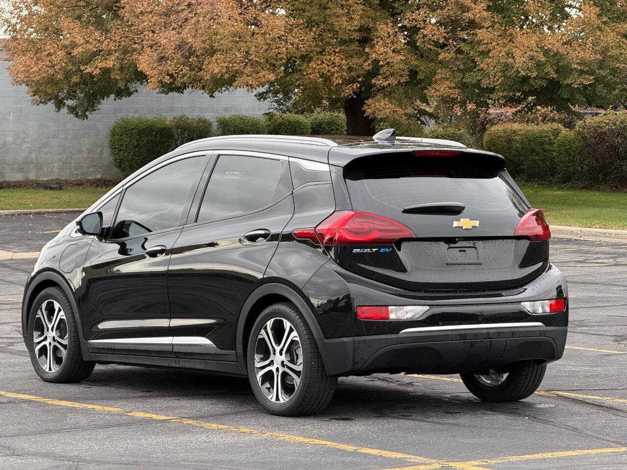 Used 2021 Chevrolet Bolt Premier FWD image 3