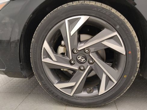 Used 2025 Hyundai Elantra SEL FWD image 31