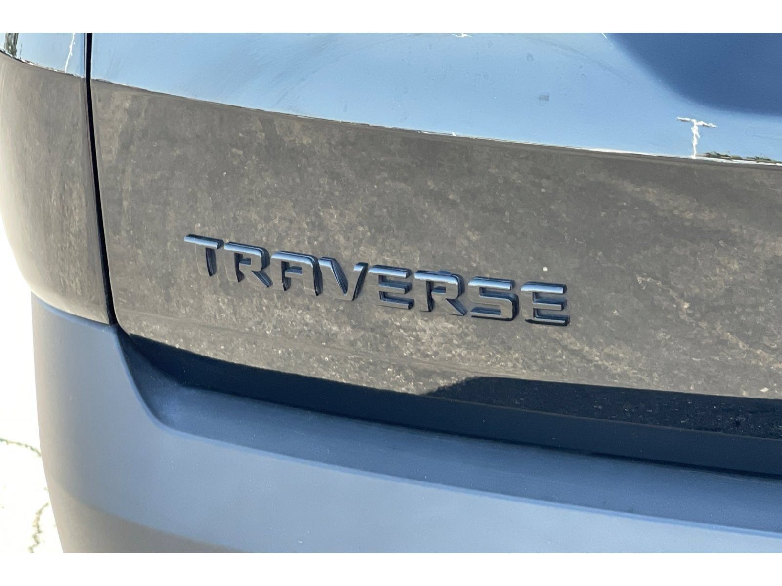 Used 2021 Chevrolet Traverse LT w/ LPO, Blackout Package FWD image 17