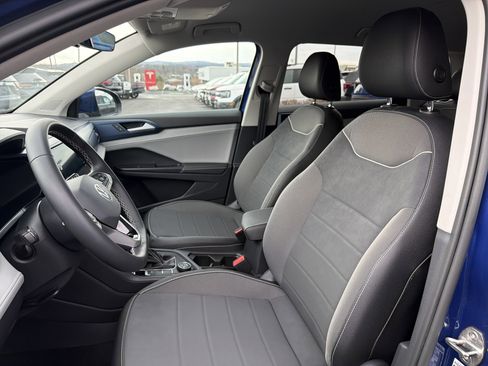 Used 2024 Volkswagen Taos SE AWD/4WD image 10