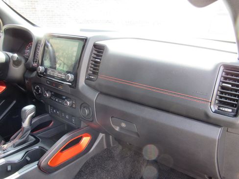 Used 2023 Nissan Frontier PRO-4X w/ Pro-4X Premium Package AWD/4WD image 40