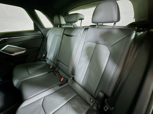 New 2025 Audi Q3 2.0T Premium image 24