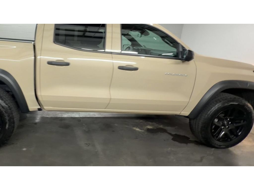 Certified 2024 Chevrolet Colorado Trail Boss w/ Technology Package AWD/4WD image 9