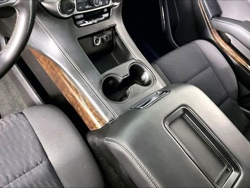 Used 2018 Chevrolet Suburban LS w/ Enhanced Driver Alert Package RWD image 17
