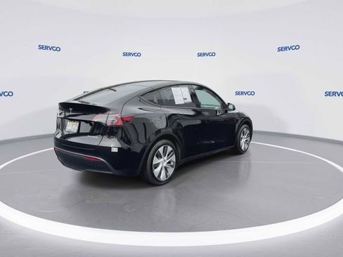 Used 2024 Tesla Model Y Long Range image 8