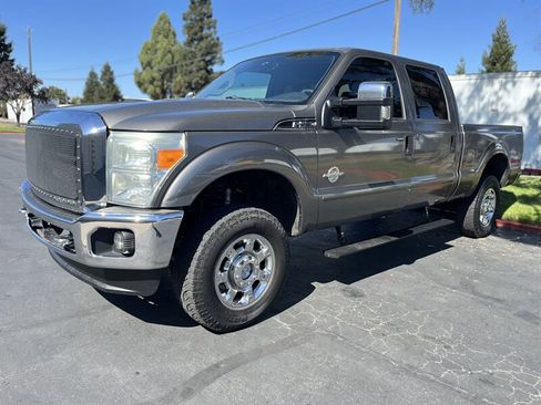 Used 2011 Ford F250 XLT w/ XLT Premium Pkg image 6